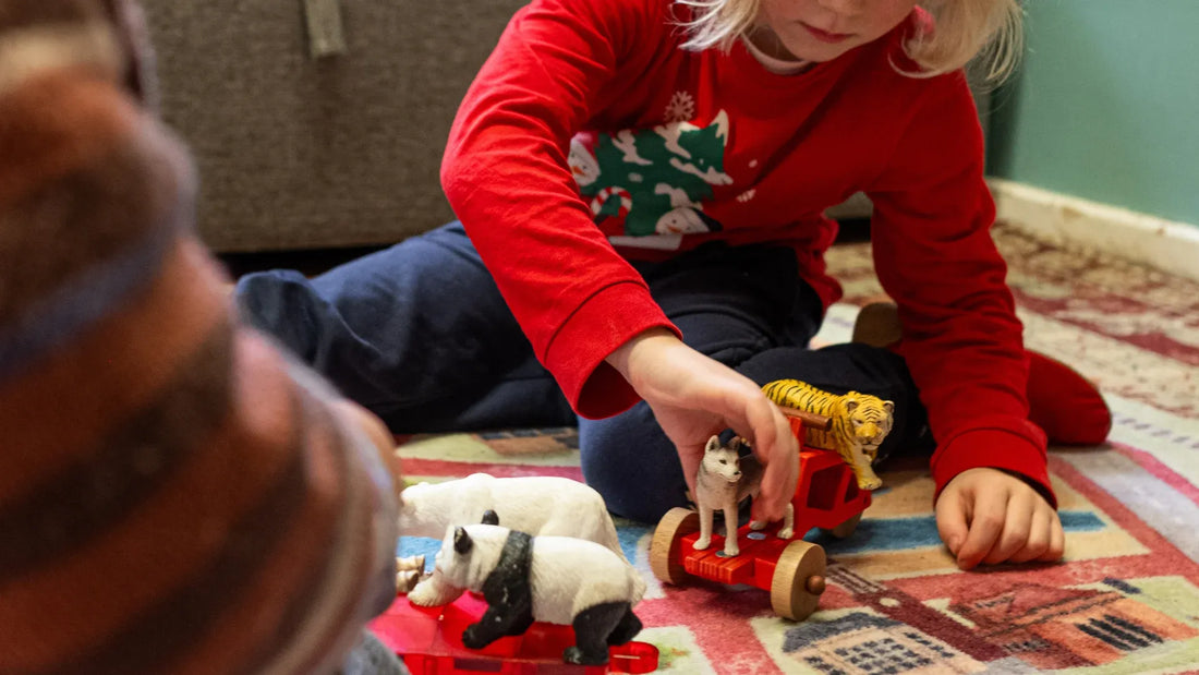 Kinder spielen auf dem Berlin-Spielteppich von Spielwende