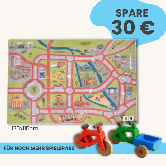 Spielteppich Berlin 175x115cm mit Holzfahrrädern für kreatives Spiel. Perfekt für Kinderzimmer und Kitas.